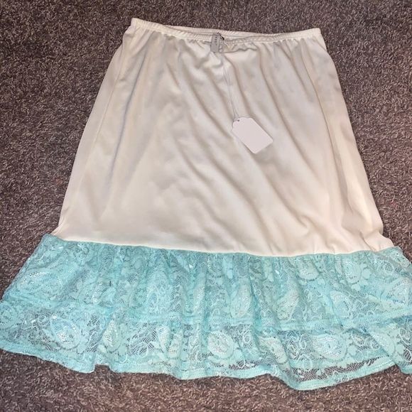 Eikosi skirt medium. 100 polyester. Bundle only - Picture 1 of 1
